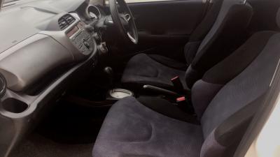 รถบ้าน รถมือสอง Honda Jazz 1.5 i-VTEC รุ่น SV เกียร์ Auto ปี 2011 โดย หญิงรถบ้าน รถมือสองขอนแก่น ราคาถูก ผ่อนสบาย