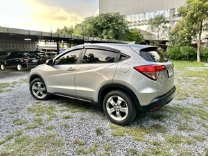 รถบ้าน รถมือสอง Honda HR-V 1.8 รุ่น E ปี 2015 โดย หญิงรถบ้าน รถมือสองขอนแก่น ราคาถูก ผ่อนสบาย