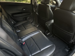 รถบ้าน รถมือสอง Honda HR-V 1.8 รุ่น E ปี 2015 โดย หญิงรถบ้าน รถมือสองขอนแก่น ราคาถูก ผ่อนสบาย