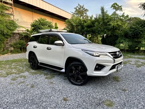รถบ้าน รถมือสอง Toyota Fortuner 2.8 TRD Sportivo เกียร์ Auto ปี 2017 โดย หญิงรถบ้าน รถมือสองขอนแก่น ราคาถูก ผ่อนสบาย