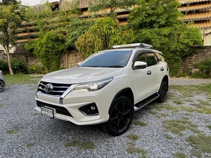 รถบ้าน รถมือสอง Toyota Fortuner 2.8 TRD Sportivo เกียร์ Auto ปี 2017 โดย หญิงรถบ้าน รถมือสองขอนแก่น ราคาถูก ผ่อนสบาย