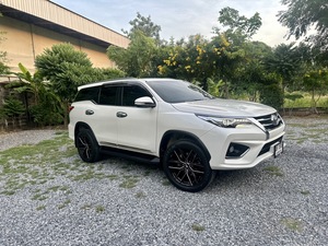 รถบ้าน รถมือสอง Toyota Fortuner 2.8 TRD Sportivo เกียร์ Auto 4WD ปี 2017 โดย หญิงรถบ้าน รถมือสองขอนแก่น ราคาถูก ผ่อนสบาย