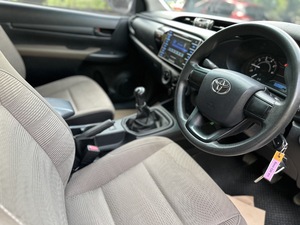 รถบ้าน รถมือสอง Toyota Hilux Revo Prerunner Smart Cab 2.4 เกียร์ MT ปี 2016 โดย หญิงรถบ้าน รถมือสองขอนแก่น ราคาถูก ผ่อนสบาย