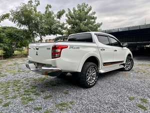 รถบ้าน รถมือสอง Mitsubishi Triton Plus Double Cab 2.4 GLS เกียร์ MT ปี 2017 โดย หญิงรถบ้าน รถมือสองขอนแก่น ราคาถูก ผ่อนสบาย