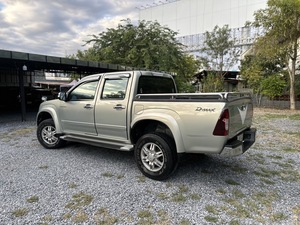 รถบ้าน รถมือสอง ISUZU D-MAX Hi-Lander 4-Door 2.5 Ddi i-TEQ  เกียร์  M/T ปี 2009  โดย หญิงรถบ้าน รถมือสองขอนแก่น ราคาถูก ผ่อนสบาย