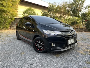 รถบ้าน รถมือสอง Honda Jazz 1.5 i-VTEC รุ่น S เกียร์ Auto ปี 2017 โดย หญิงรถบ้าน รถมือสองขอนแก่น ราคาถูก ผ่อนสบาย