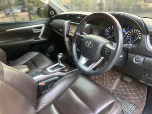 รถบ้าน รถมือสอง Toyota Fortuner 2.4 รุ่น V เกียร์ Auto 4WD ปี 2017 โดย หญิงรถบ้าน รถมือสองขอนแก่น ราคาถูก ผ่อนสบาย