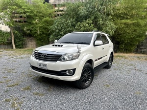 รถบ้าน รถมือสอง Toyota Fortuner 3.0 V เกียร์ Auto 2WD ปี 2015 โดย หญิงรถบ้าน รถมือสองขอนแก่น ราคาถูก ผ่อนสบาย