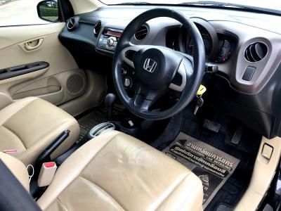 รถบ้าน รถมือสอง (ฟรีดาวน์) Honda Brio Amaze 1.2 รุ่น V เกียร์อัตโนมัติ ปี 2013 โดย หญิงรถบ้าน รถมือสองขอนแก่น ราคาถูก ผ่อนสบาย