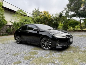 รถบ้าน รถมือสอง Toyota Corolla Altis 1.8 รุ่น S Sport เกียร์ Auto ปี 2017 โดย หญิงรถบ้าน รถมือสองขอนแก่น ราคาถูก ผ่อนสบาย