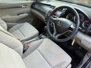 รถบ้าน รถมือสอง Honda City 1.5 i-VTEC รุ่น V เกียร์ Auto ปี 2013 โดย หญิงรถบ้าน รถมือสองขอนแก่น ราคาถูก ผ่อนสบาย