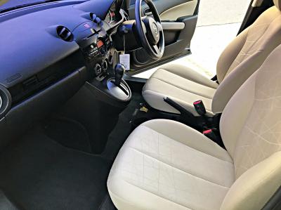 รถบ้าน รถมือสอง Mazda 2 1.5 Elegance Spirit เกียร์ Auto ปี 2012  โดย หญิงรถบ้าน รถมือสองขอนแก่น ราคาถูก ผ่อนสบาย