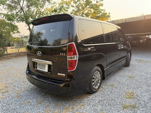 รถบ้าน รถมือสอง Hyundai H-1 2.5 Deluxe Van เกียร์ Auto ปี 2018  โดย หญิงรถบ้าน รถมือสองขอนแก่น ราคาถูก ผ่อนสบาย