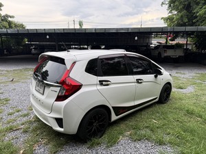 รถบ้าน รถมือสอง Honda Jazz 1.5 i-VTEC รุ่น SV เกียร์ Auto ปี 2015 โดย หญิงรถบ้าน รถมือสองขอนแก่น ราคาถูก ผ่อนสบาย