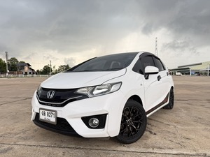 รถบ้าน รถมือสอง Honda Jazz 1.5 i-VTEC รุ่น SV เกียร์ Auto ปี 2015 โดย หญิงรถบ้าน รถมือสองขอนแก่น ราคาถูก ผ่อนสบาย