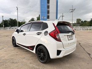 รถบ้าน รถมือสอง Honda Jazz 1.5 i-VTEC รุ่น SV เกียร์ Auto ปี 2015 โดย หญิงรถบ้าน รถมือสองขอนแก่น ราคาถูก ผ่อนสบาย