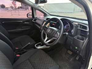 รถบ้าน รถมือสอง Honda Jazz 1.5 i-VTEC รุ่น SV เกียร์ Auto ปี 2015 โดย หญิงรถบ้าน รถมือสองขอนแก่น ราคาถูก ผ่อนสบาย