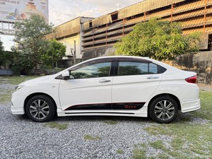 รถบ้าน รถมือสอง Honda City 1.5 i-VTEC รุ่น V Plus เกียร์ Auto ปี 2017 โดย หญิงรถบ้าน รถมือสองขอนแก่น ราคาถูก ผ่อนสบาย