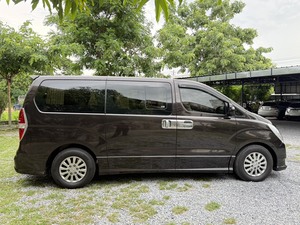 รถบ้าน รถมือสอง Hyundai H-1 2.5 Deluxe Van เกียร์ Auto ปี 2017 โดย หญิงรถบ้าน รถมือสองขอนแก่น ราคาถูก ผ่อนสบาย