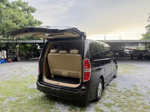 รถบ้าน รถมือสอง Hyundai H-1 2.5 Deluxe Van เกียร์ Auto ปี 2017 โดย หญิงรถบ้าน รถมือสองขอนแก่น ราคาถูก ผ่อนสบาย