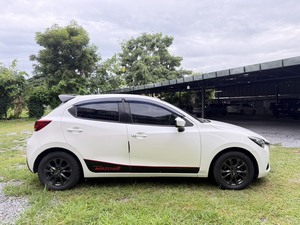 รถบ้าน รถมือสอง Mazda2 Hatchback 1.3 SkyActiv-G High Connect เกียร์ Auto ปี 2015 โดย หญิงรถบ้าน รถมือสองขอนแก่น ราคาถูก ผ่อนสบาย