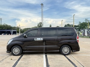 รถบ้าน รถมือสอง Hyundai H-1 2.5 Deluxe Van เกียร์ Auto ปี 2018 โดย หญิงรถบ้าน รถมือสองขอนแก่น ราคาถูก ผ่อนสบาย