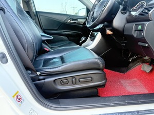 รถบ้าน รถมือสอง Honda Accord 2.0 i-VTEC รุ่น EL เกียร์ Auto ปี 2013  โดย หญิงรถบ้าน รถมือสองขอนแก่น ราคาถูก ผ่อนสบาย