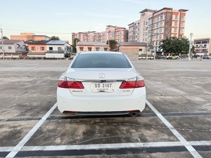 รถบ้าน รถมือสอง Honda Accord 2.0 i-VTEC รุ่น EL เกียร์ Auto ปี 2013  โดย หญิงรถบ้าน รถมือสองขอนแก่น ราคาถูก ผ่อนสบาย
