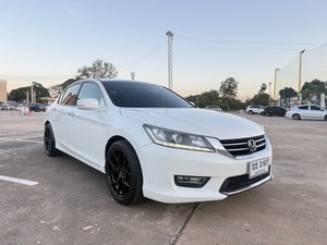 รถบ้าน รถมือสอง Honda Accord 2.0 i-VTEC รุ่น EL เกียร์ Auto ปี 2013  โดย หญิงรถบ้าน รถมือสองขอนแก่น ราคาถูก ผ่อนสบาย