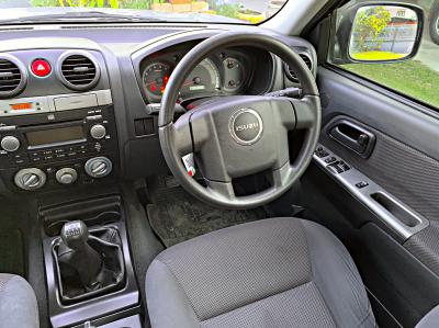 รถบ้าน รถมือสอง ISUZU D-MAX SPACECAB SLX Super Titanium 2.5 Ddi i-TEQ ปี 2010  โดย หญิงรถบ้าน รถมือสองขอนแก่น ราคาถูก ผ่อนสบาย