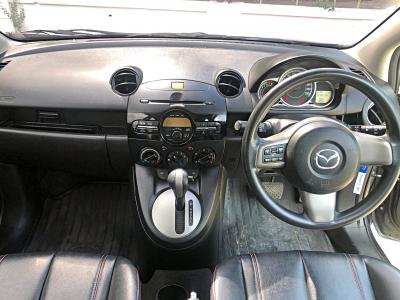 รถบ้าน รถมือสอง Mazda 2 1.5 Elegance Spirit  เกียร์ Auto ปี 2013 โดย หญิงรถบ้าน รถมือสองขอนแก่น ราคาถูก ผ่อนสบาย
