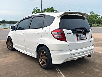 รถบ้าน รถมือสอง Honda Jazz 1.5 i-VTEC รุ่น V เกียร์ Auto ปี 2008  โดย หญิงรถบ้าน รถมือสองขอนแก่น ราคาถูก ผ่อนสบาย