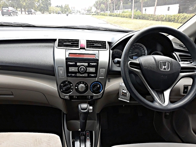 รถบ้าน รถมือสอง Honda City 1.5 i-VTEC CNG แท้โรงงาน เกียร์ Auto ปี 2013  โดย หญิงรถบ้าน รถมือสองขอนแก่น ราคาถูก ผ่อนสบาย