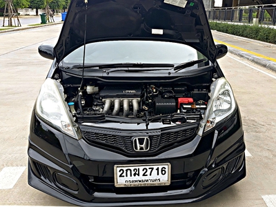 รถบ้าน รถมือสอง Honda Jazz 1.5 i-VTEC รุ่น V เกียร์ Auto ปี 2013 โดย หญิงรถบ้าน รถมือสองขอนแก่น ราคาถูก ผ่อนสบาย