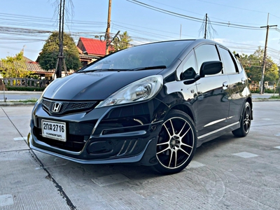 รถบ้าน รถมือสอง Honda Jazz 1.5 i-VTEC รุ่น V เกียร์ Auto ปี 2013 โดย หญิงรถบ้าน รถมือสองขอนแก่น ราคาถูก ผ่อนสบาย