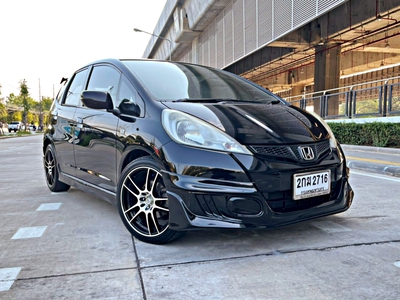 รถบ้าน รถมือสอง Honda Jazz 1.5 i-VTEC รุ่น V เกียร์ Auto ปี 2013 โดย หญิงรถบ้าน รถมือสองขอนแก่น ราคาถูก ผ่อนสบาย