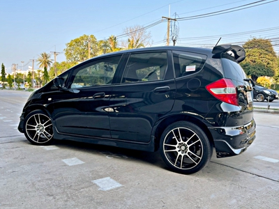 รถบ้าน รถมือสอง Honda Jazz 1.5 i-VTEC รุ่น V เกียร์ Auto ปี 2013 โดย หญิงรถบ้าน รถมือสองขอนแก่น ราคาถูก ผ่อนสบาย