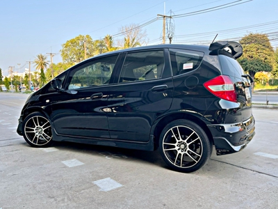 รถบ้าน รถมือสอง Honda Jazz 1.5 i-VTEC รุ่น V เกียร์ Auto ปี 2013 โดย หญิงรถบ้าน รถมือสองขอนแก่น ราคาถูก ผ่อนสบาย