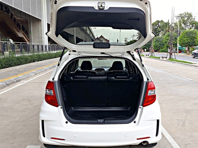 รถบ้าน รถมือสอง Honda Jazz 1.5 i-VTEC รุ่น SV เกียร์ Auto ปี 2011 โดย หญิงรถบ้าน รถมือสองขอนแก่น ราคาถูก ผ่อนสบาย
