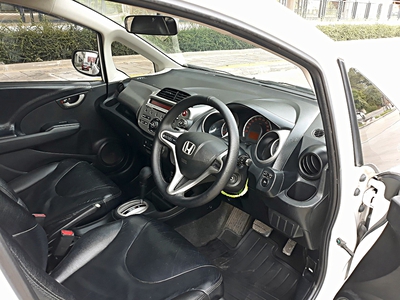 รถบ้าน รถมือสอง Honda Jazz 1.5 i-VTEC รุ่น SV เกียร์ Auto ปี 2011 โดย หญิงรถบ้าน รถมือสองขอนแก่น ราคาถูก ผ่อนสบาย