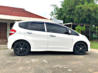 รถบ้าน รถมือสอง Honda Jazz 1.5 i-VTEC รุ่น SV เกียร์ Auto ปี 2011 โดย หญิงรถบ้าน รถมือสองขอนแก่น ราคาถูก ผ่อนสบาย