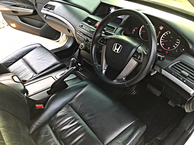 รถบ้าน รถมือสอง Honda Accord 2.0 i-VTEC รุ่น E เกียร์ Auto ปี 2554 โดย หญิงรถบ้าน รถมือสองขอนแก่น ราคาถูก ผ่อนสบาย