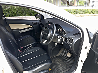 รถบ้าน รถมือสอง Mazda 2 1.5 Elegance Maxx เกียร์ Auto ปี 2013 โดย หญิงรถบ้าน รถมือสองขอนแก่น ราคาถูก ผ่อนสบาย