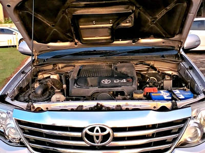 รถบ้าน รถมือสอง Toyota Fortuner 3.0 V 2WD 50 Anniversary เกียร์ Auto ปี 2012  โดย หญิงรถบ้าน รถมือสองขอนแก่น ราคาถูก ผ่อนสบาย