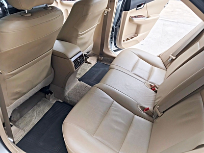 รถบ้าน รถมือสอง Toyota Camry 2.0 รุ่น G เกียร์ Auto ปี 2012  โดย หญิงรถบ้าน รถมือสองขอนแก่น ราคาถูก ผ่อนสบาย