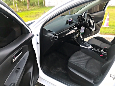 รถบ้าน รถมือสอง Mazda2 Hatchback 1.3 SkyActiv-G เกียร์ Auto ปี 2017 โดย หญิงรถบ้าน รถมือสองขอนแก่น ราคาถูก ผ่อนสบาย