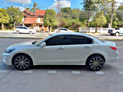 รถบ้าน รถมือสอง Honda Accord 2.0 i-VTEC รุ่น E เกียร์ Auto ปี 2011 โดย หญิงรถบ้าน รถมือสองขอนแก่น ราคาถูก ผ่อนสบาย