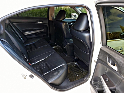รถบ้าน รถมือสอง Honda Accord 2.0 i-VTEC รุ่น E เกียร์ Auto ปี 2011 โดย หญิงรถบ้าน รถมือสองขอนแก่น ราคาถูก ผ่อนสบาย