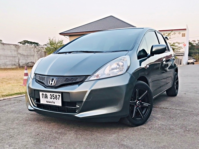 รถบ้าน รถมือสอง Honda Jazz 1.5 i-VTEC รุ่น V เกียร์ Auto ปี 2012 โดย หญิงรถบ้าน รถมือสองขอนแก่น ราคาถูก ผ่อนสบาย