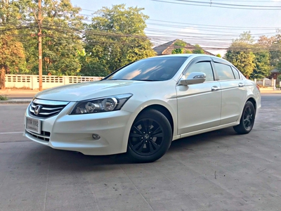 รถบ้าน รถมือสอง Honda Accord 2.0 i-VTEC รุ่น E เกียร์ Auto ปี 2012 Gen8 Minor Change โดย หญิงรถบ้าน รถมือสองขอนแก่น ราคาถูก ผ่อนสบาย